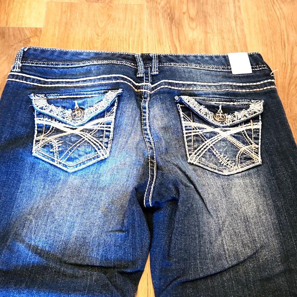 Ladies crops - Picture 3 of 3